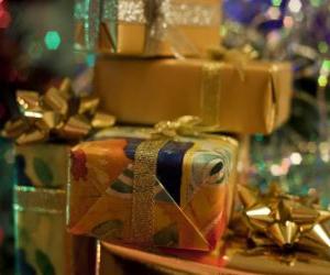Puzzle Χριστουγεννιάτικα δώρα με διακοσμητικά δεσμούς